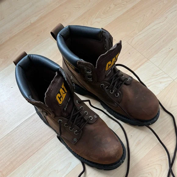 Caterpillar boots size 8.5 only worn twice WATERPROOF CAT COLORADO EQUIP 8 main image 3